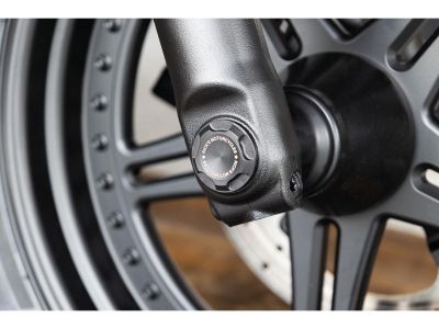 922727 - Rick's Premium Front Axle Cover With Ricks Logo Black Satin