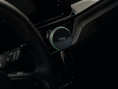 930895 - CAYO car.dokk Phone Bracket System with Inductive Charging Black