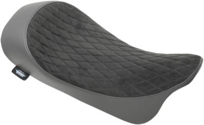 08011039 - DRAG SPECIALTIES SEAT SOLO FORWARD SUEDE DIAMOND STYLE BLACK